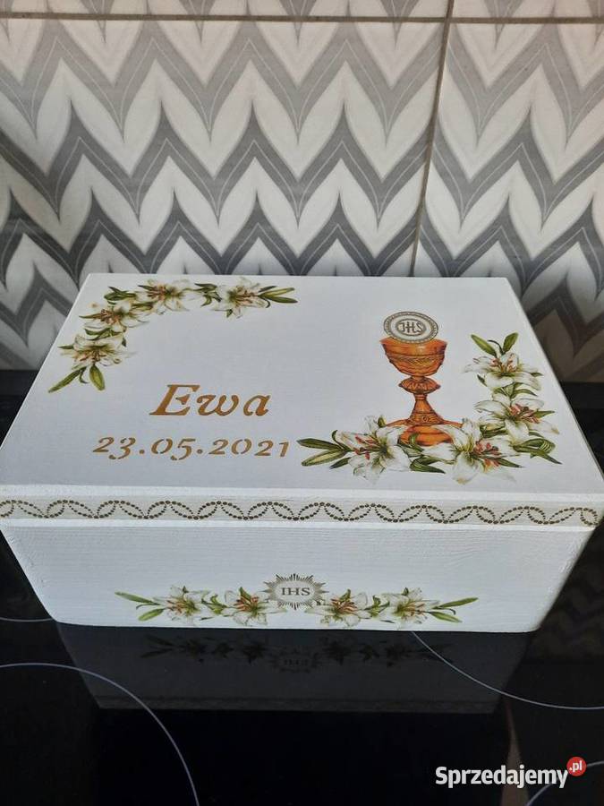 Kuferek komunijny lilie z imieniem i życzeniami Pozostałe Kędzierzyn-Koźle