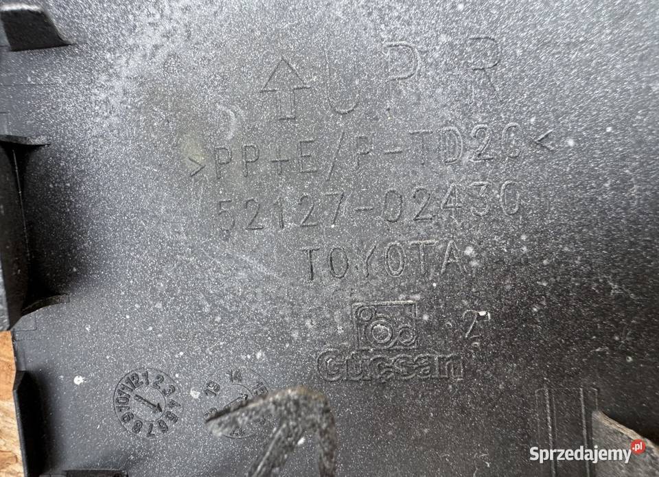 Zaślepka haka zderzaka przód srebrna Toyota Sieraków