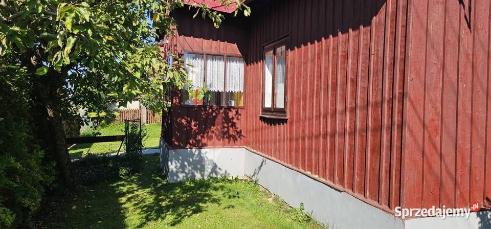Drewniany dom z budynkiem gospodarczym podkarpackie