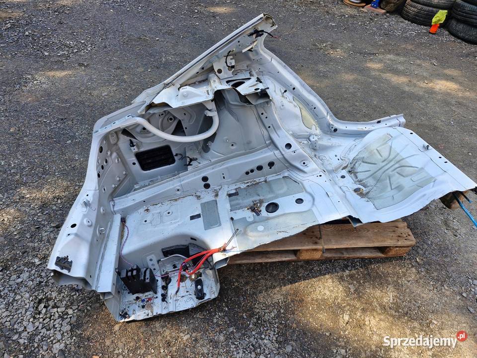 BMW 6 F06 ĆWIARTKA TYŁ BOK BŁOTNIK LEWY LEWA