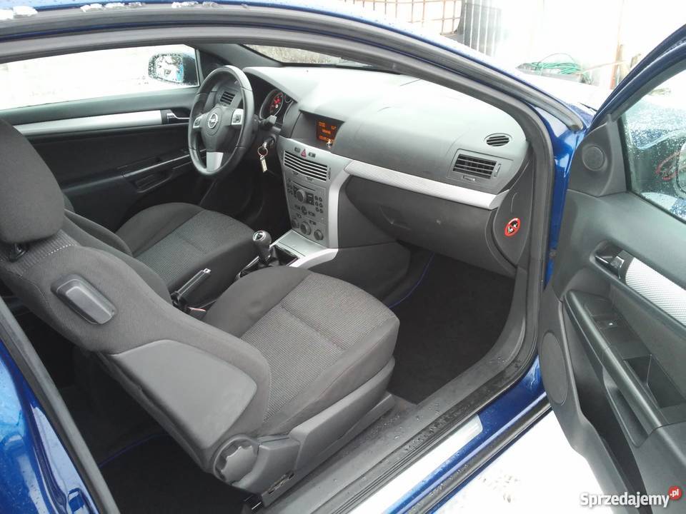 Opel astra H 18 benz 2005r wersja GTC czarna 229000km Starachowice