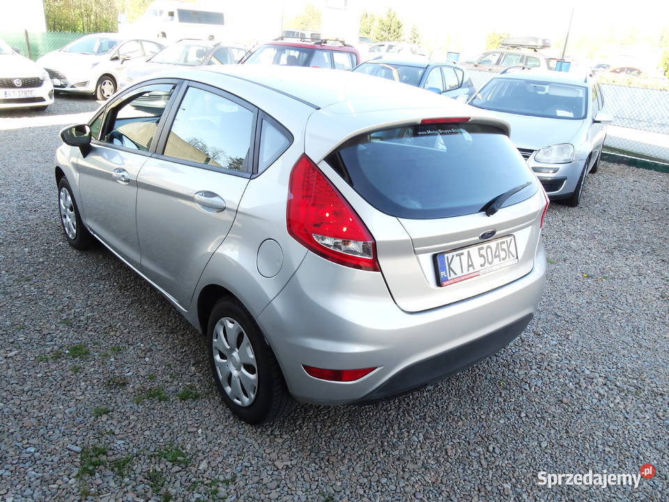 Ford Fiesta 125benzyna 82 Wypożyczalnia wynajem Wynajem pojazdów Przebieczany