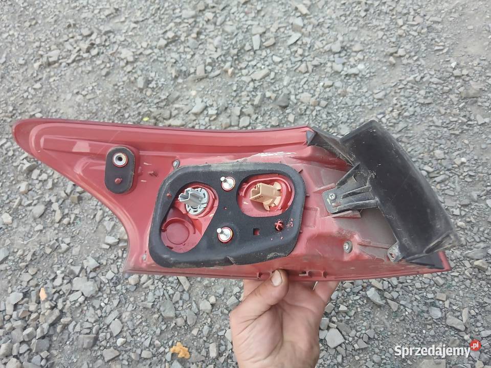 Lampa prawy tył Mitsubishi Lancer VIII 8 EU HB Radłów