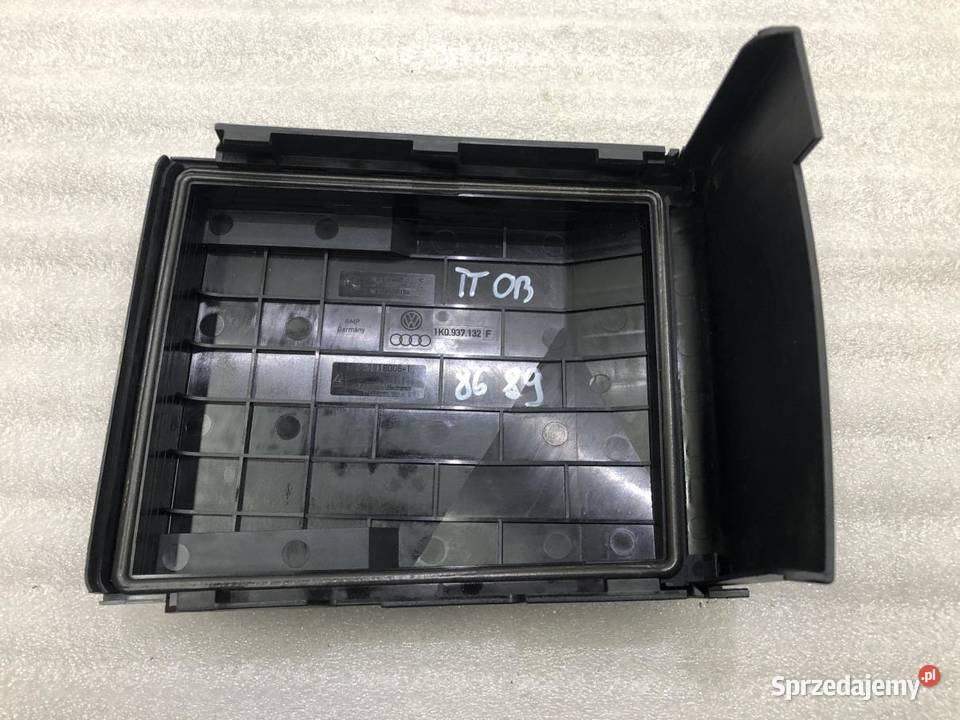 POKRYWA SKRZYNKI BEZPIECZNIKÓW AUDI TT osobowe Skrzynki bezpieczników sprzedam