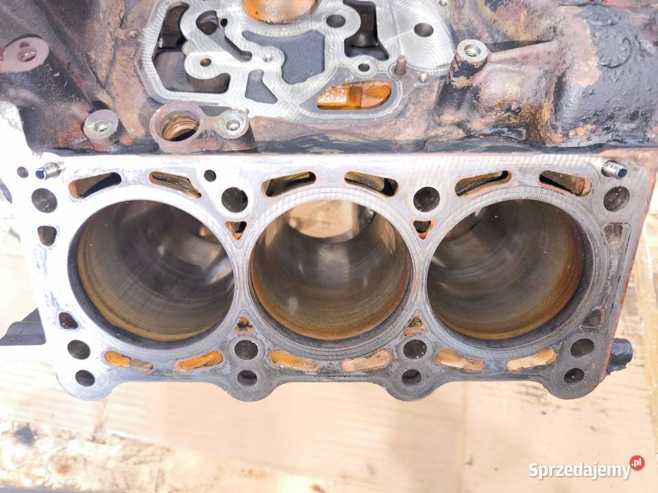BLOK SILNIKA AUDI A4 B8 A5 8T 27 TDI CAM