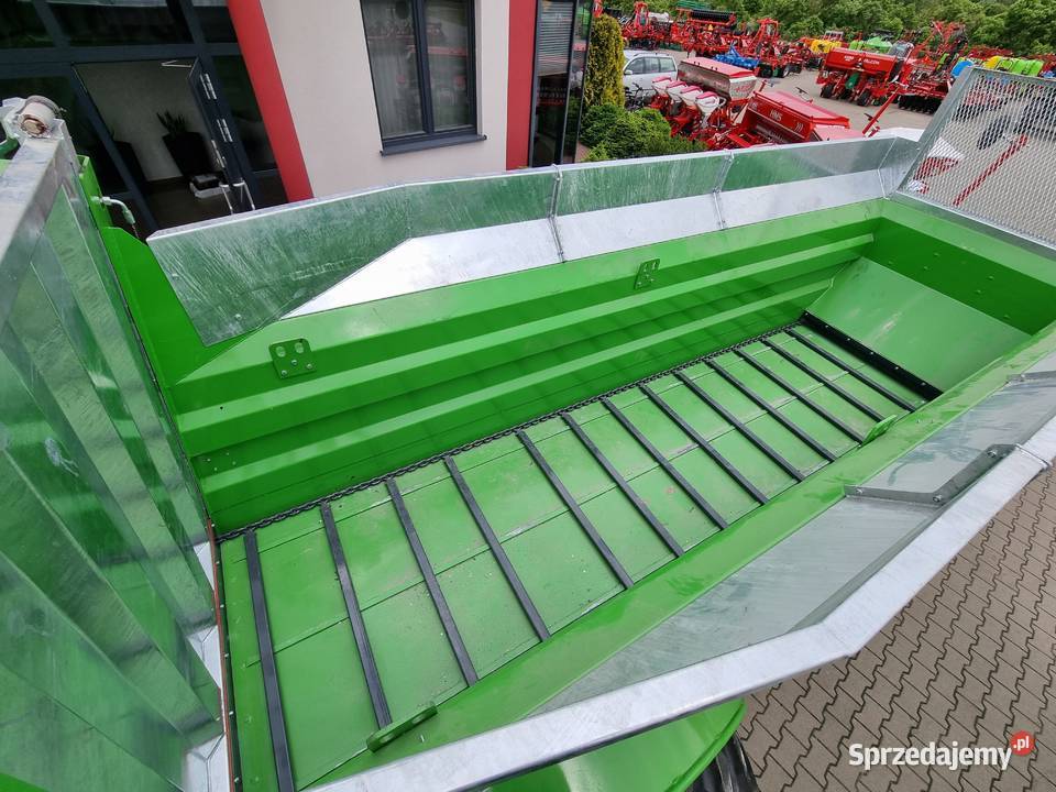 Rozrzutnik obornika jednoosiowy 9 ton 12 ton nieuszkodzony Ciechanów