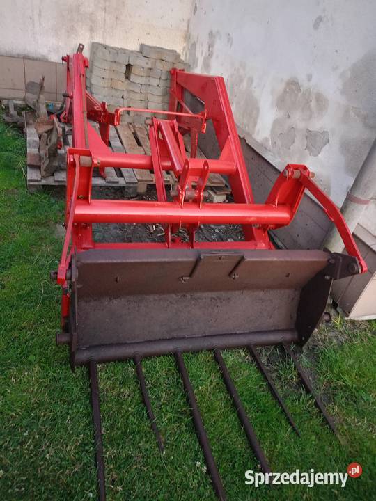 MF80 ładowacz czołowy Rzepiennik Strzyżewski