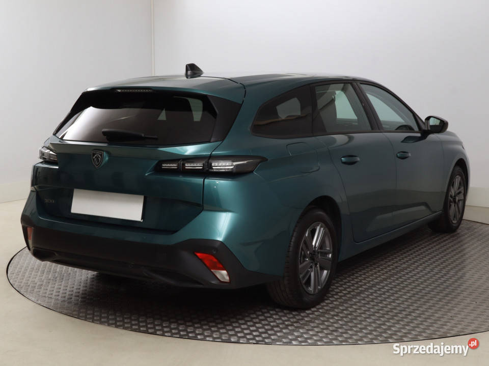 Peugeot 308 12 PureTech Rok produkcji 2022 Bielany Wrocławskie sprzedam