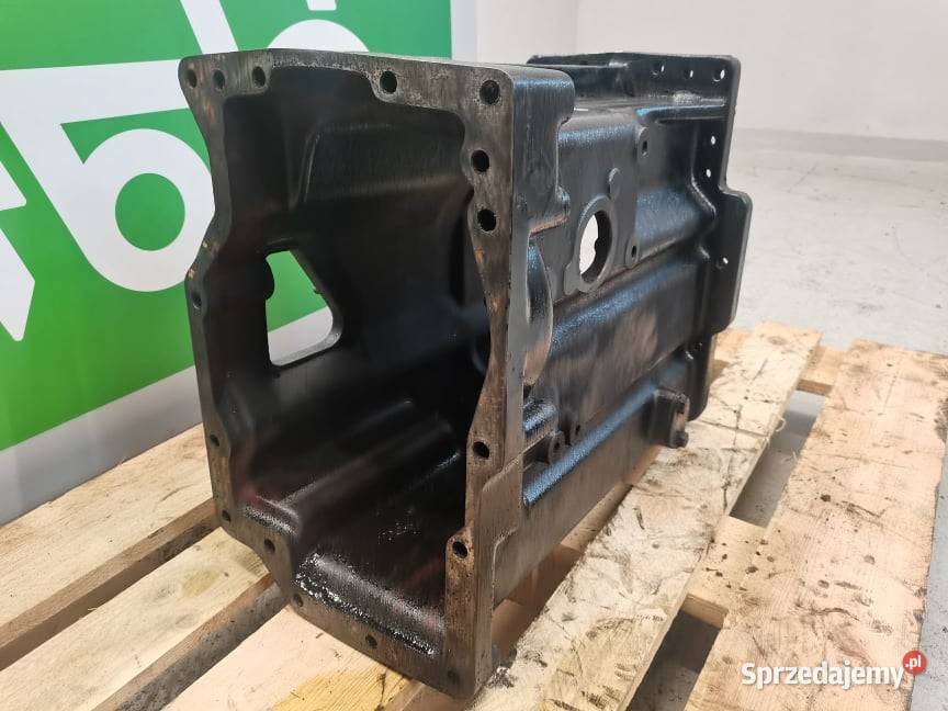 Deutzfahr Agroplus Obudowa pośrednia skrzyni Wilkowo sprzedam