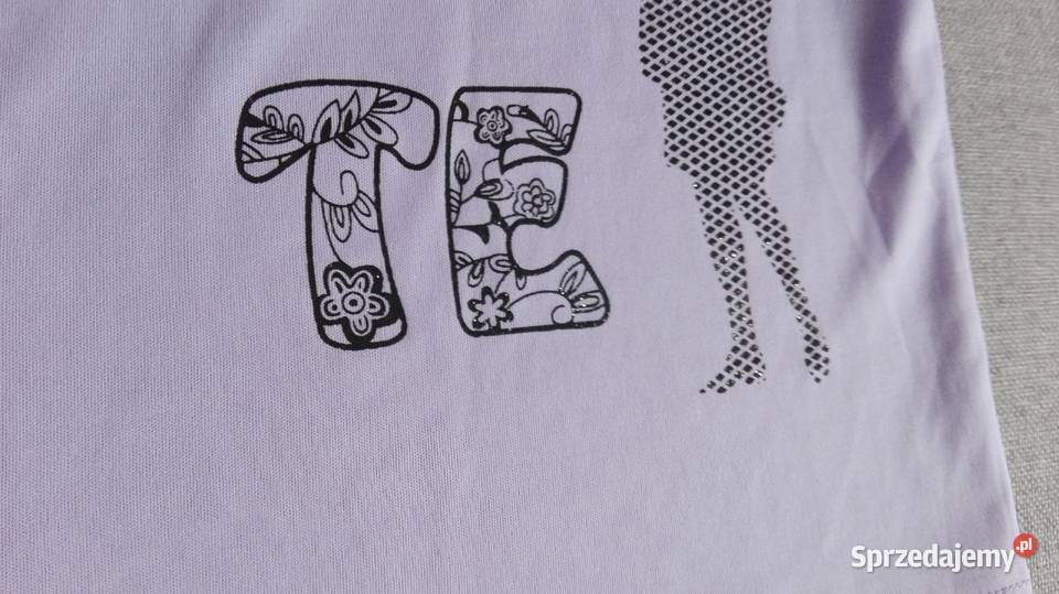 RÓŻOWY TOP NA CIENKICH RAMIĄCZKACH Z NADRUKIEM