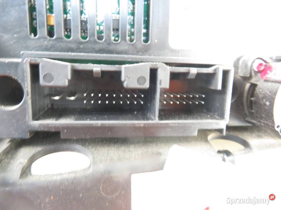 KLIMATRONIK AUDI A4 B8 SEDAN 8T1820043AB Panele sterowania, przełączniki sprzedam