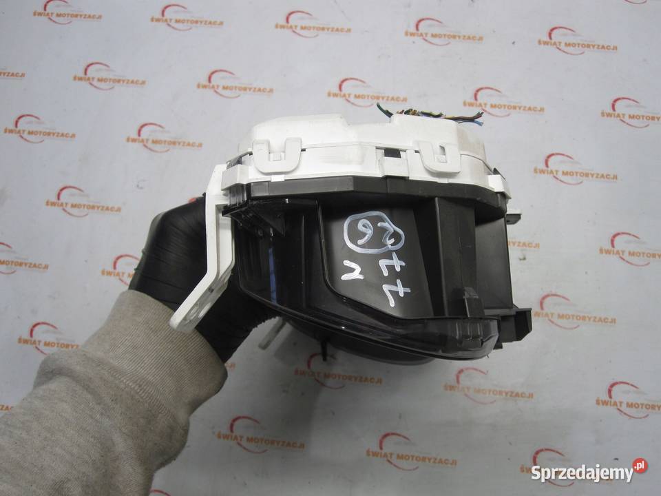 OUTLANDER LIFT II 11r licznik zegary 8100B623 Liczniki i zegary Motoryzacja Kielce sprzedam