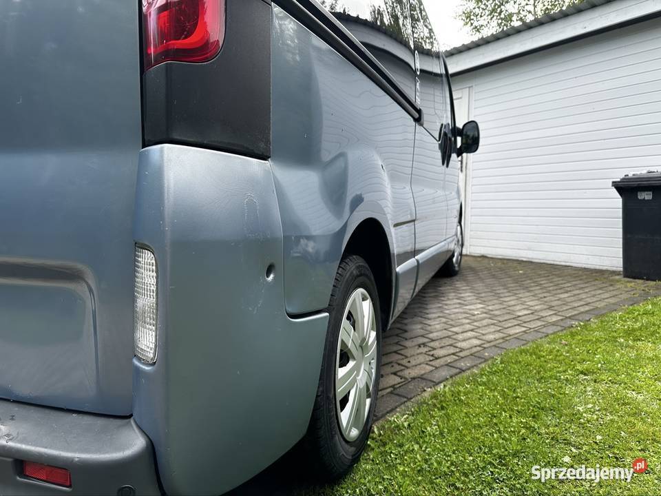 Renault trafic 9 os 2xklima long Trafic Szczytna