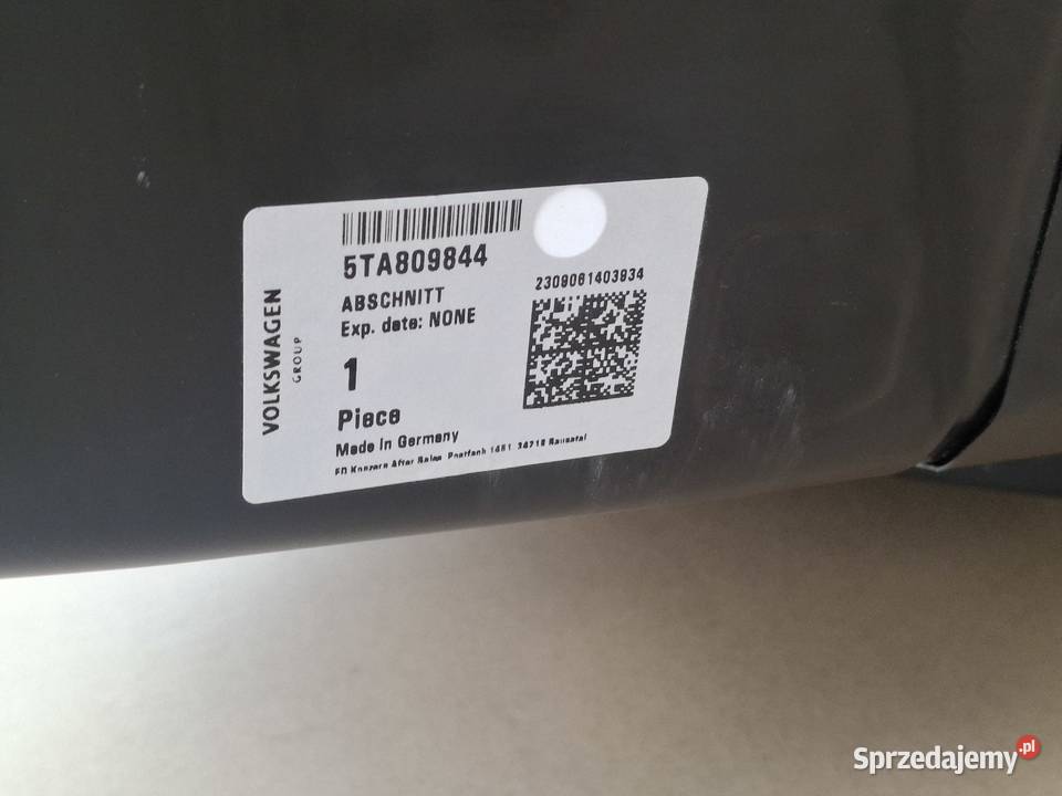 VW TOURAN III 5TA BŁOTNIK PRAWY TYŁ POSZYCIE Bieleń
