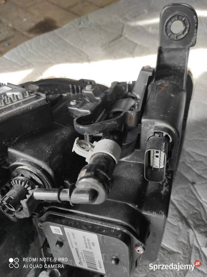 Lampa Prawa Jeep Cherokee Bixenon Led Oświetlenie Trawniki sprzedam