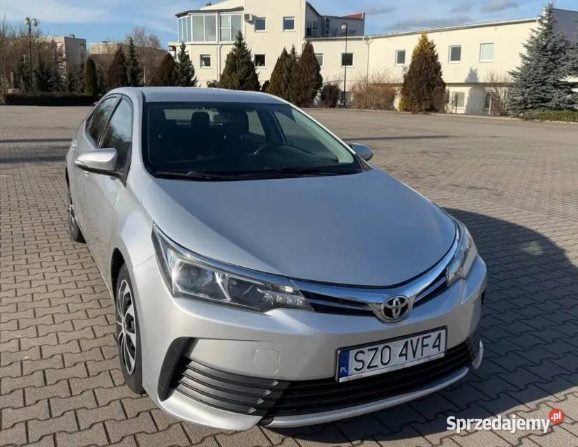 Toyota Corolla E16 Lift 2017 Salon zamiana nawigacja Poznań