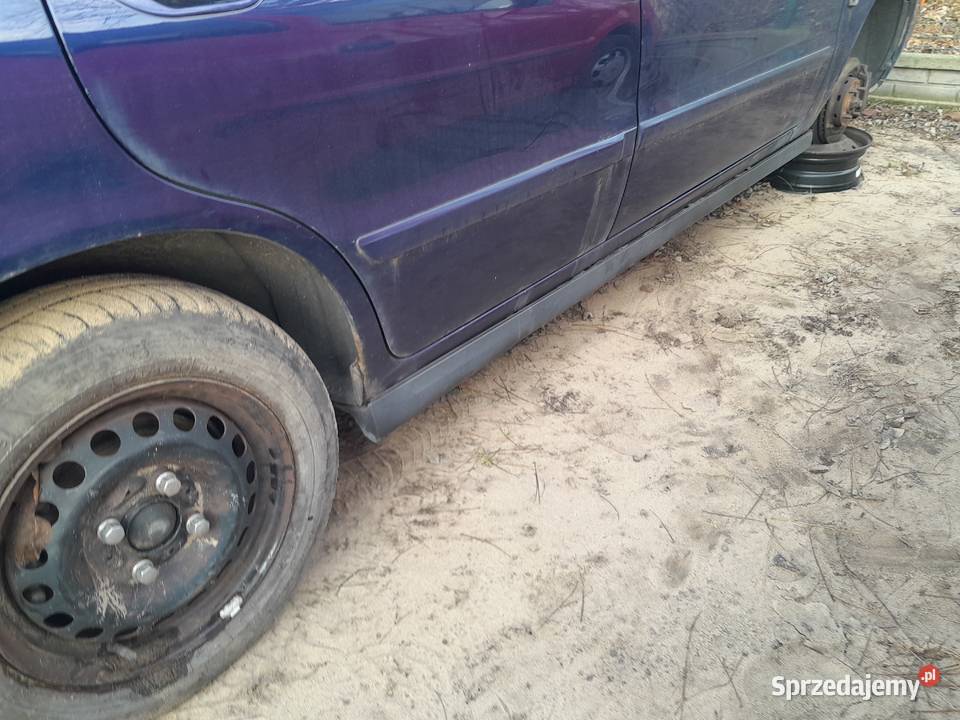 Volvo V40 18 benzyna 116 2003r Lift z de kombi Wronki