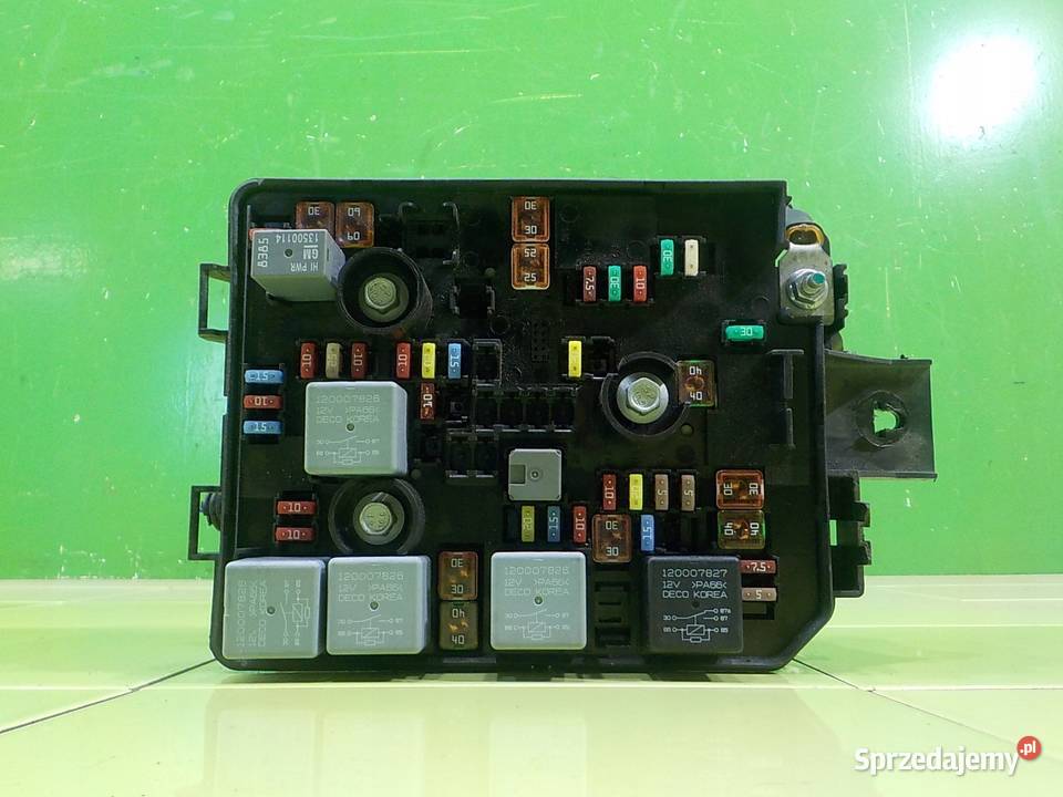 OPEL CORSA E 10 T 15r HB 3D skrzynka Skrzynki bezpieczników