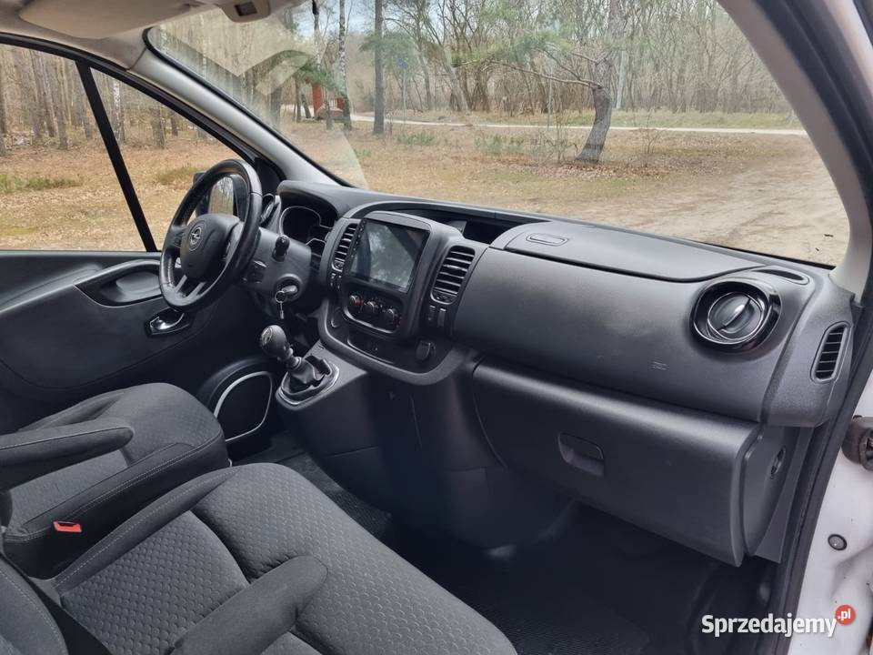 Zadbany serwisowany Opel Vivaro 120KM Warszawa sprzedam