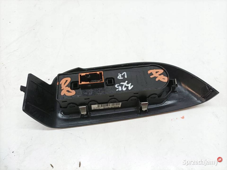 PRZEŁĄCZNIK SZYB LEWY PRZÓD ORG EU 01561676310 świętokrzyskie