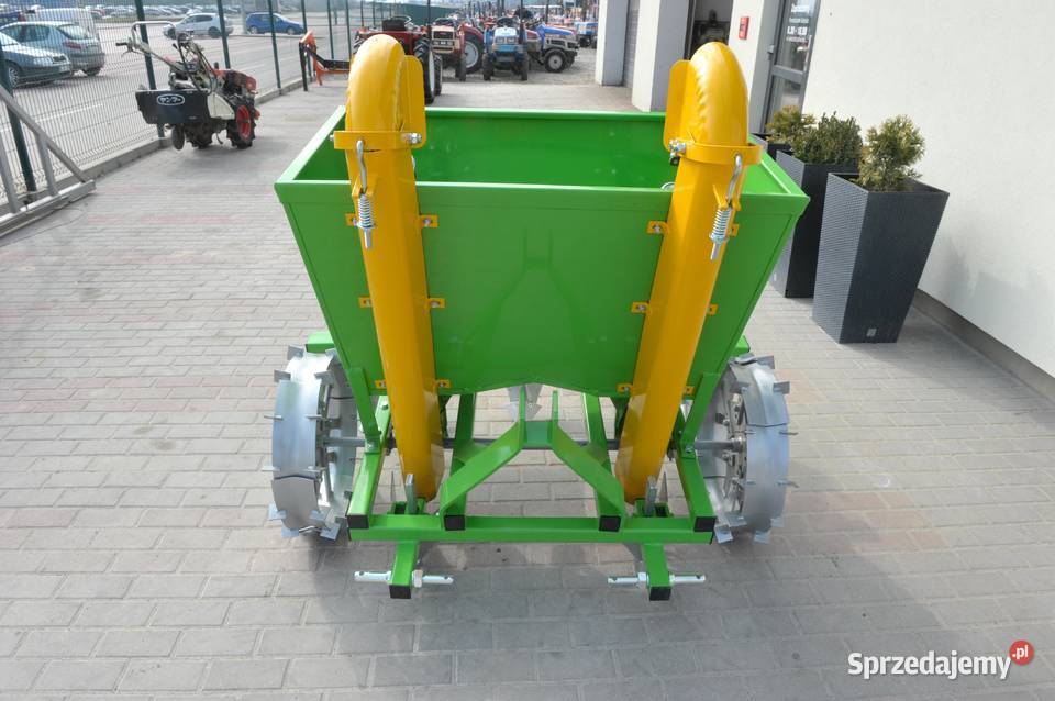 Sadzarka dwurzędowa do sadzenia roślin