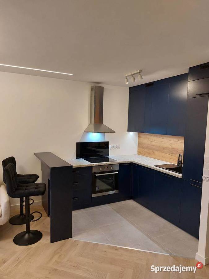 Wynajmę 2 pokojowe mieszkanie z balkonem piwnica