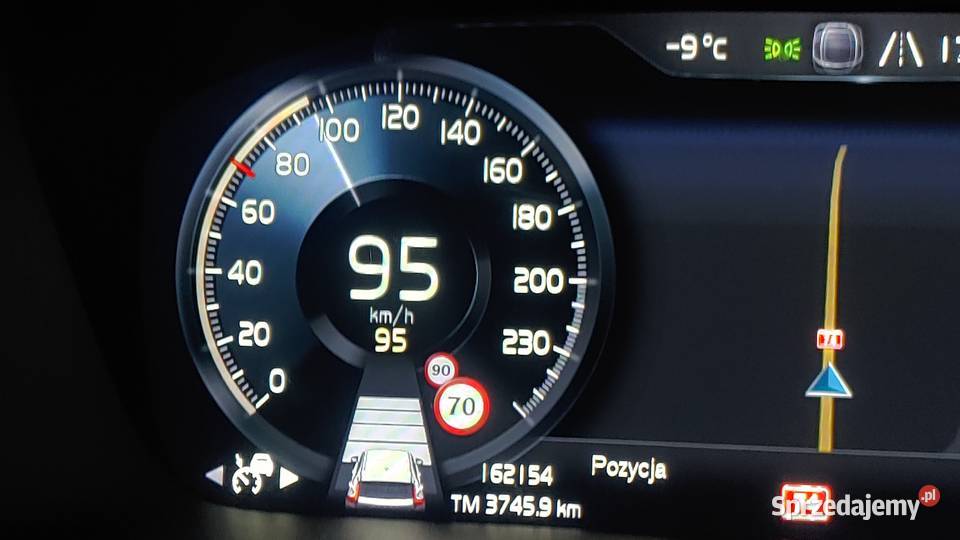 Volvo XC 40 benzyna serwisowany ASO super stan Piotrków Trybunalski