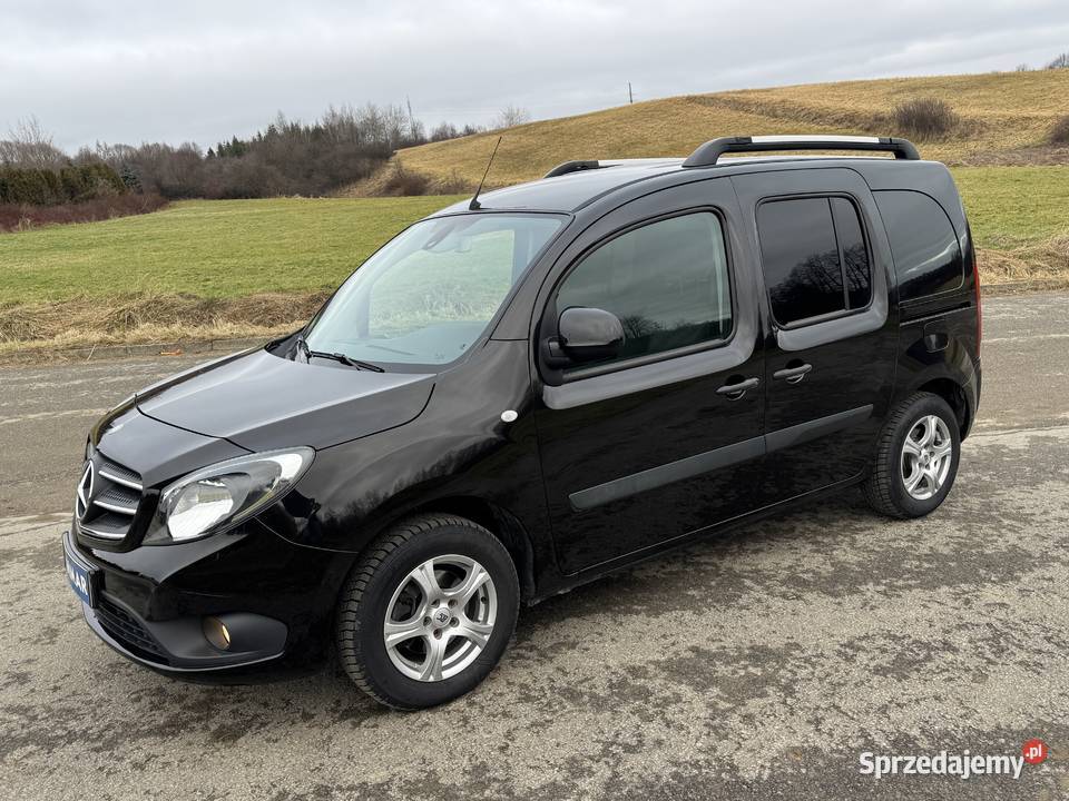 12i114 Tourer Gwarancja 5osobowy Mały przebieg autoalarm Sanok sprzedam