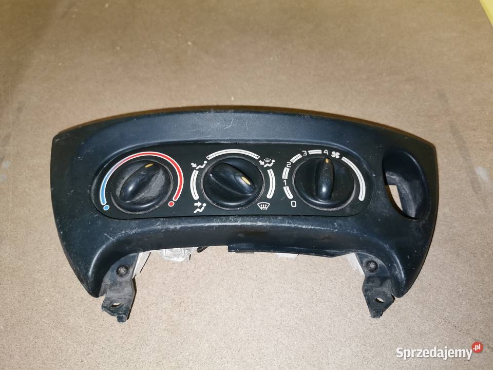 Renault Megane Panel klimatyzacji nawiewu Niepołomice