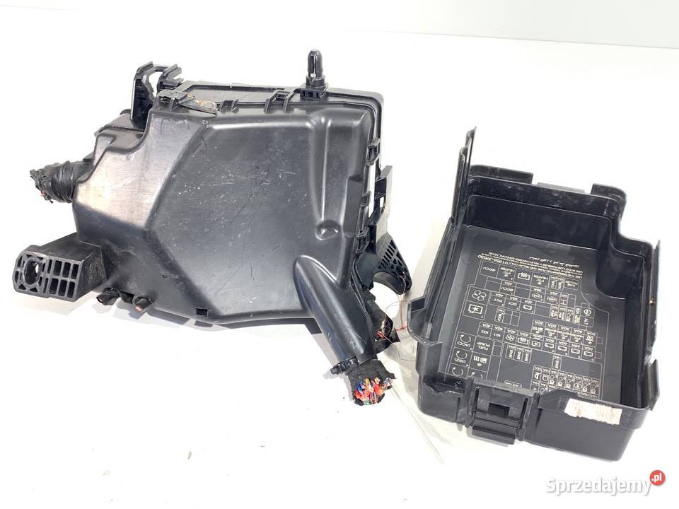 SKRZYNKA BEZPIECZNIKÓW HYUNDAI KONA 91204J9561