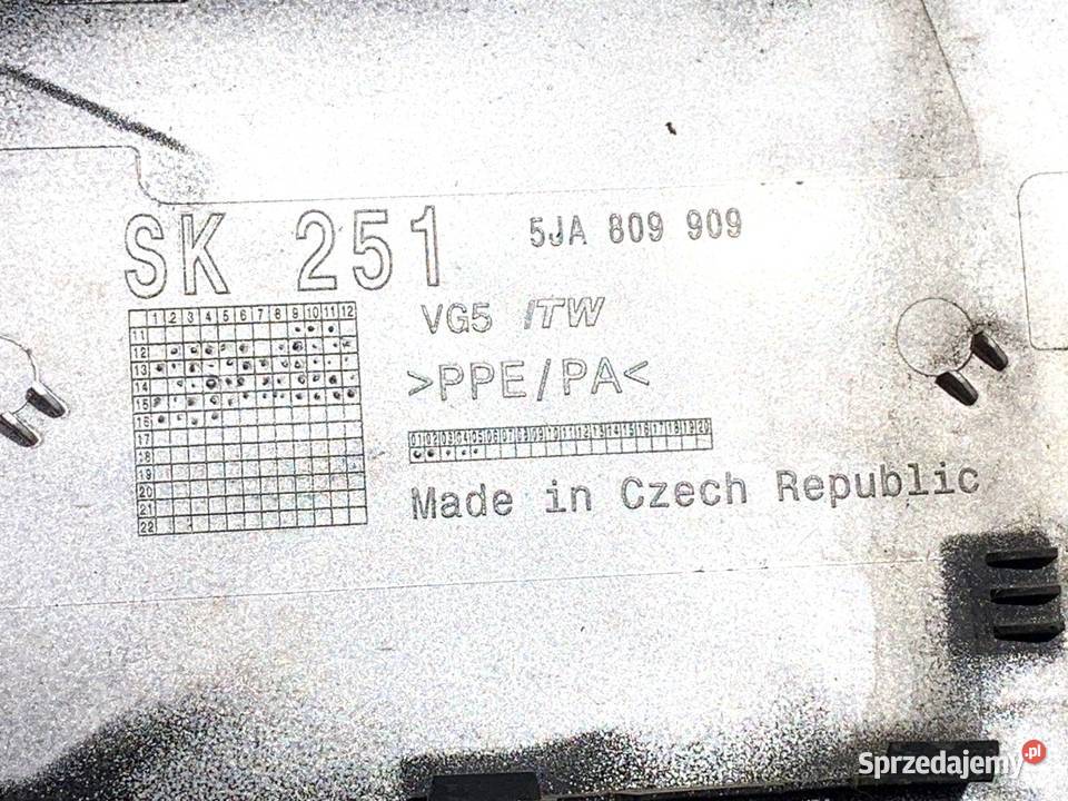 KLAPKA WLEWU PALIWA SEAT TOLEDO IV 5JA809909 Klapki wlewu paliwa