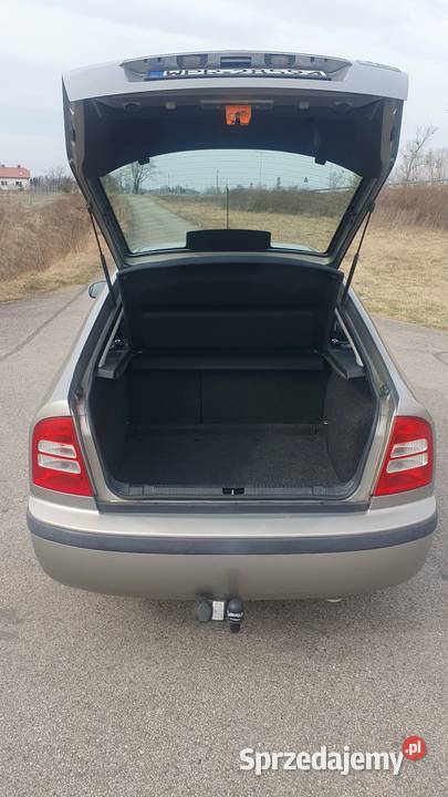 SKODA Octavia Tour 16 MPi Brwinów