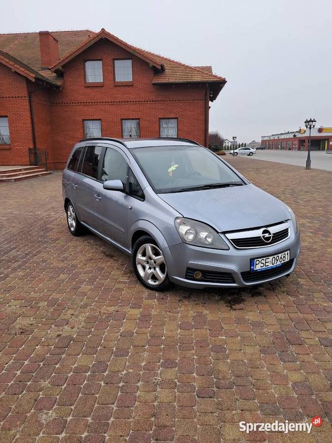 Opel Zafira b 19 CDTI światła przeciwmgielne