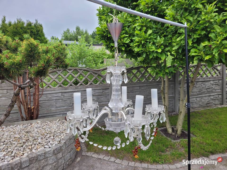 Piękny Kryształowy Żyrandol W Stylu Glamour Z