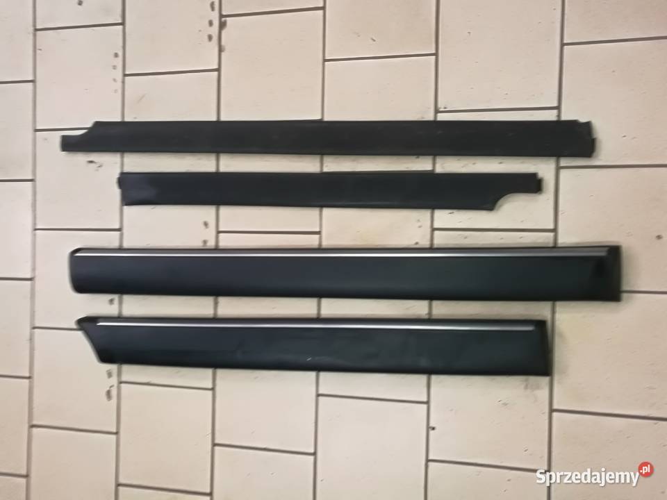 Listwy boczne Gorne dolne komple Audi 100 C3 Części samochodowe Biłgoraj