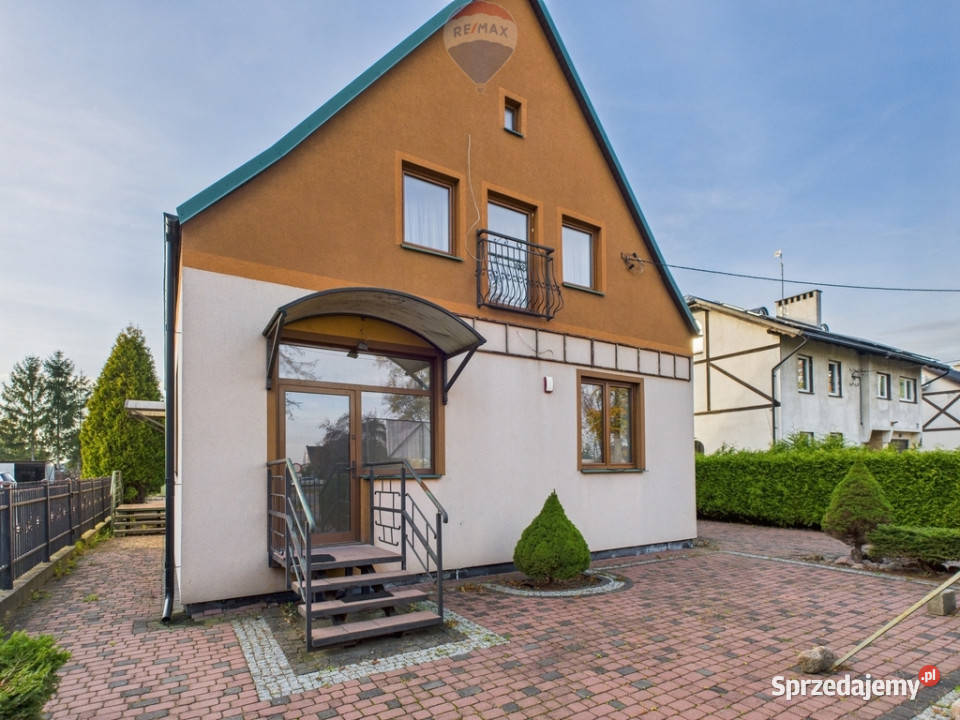 Dom z lokalem Cedry Wielkie sprzedam