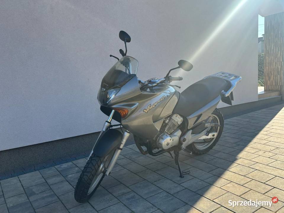 Honda Varadero 125 Rok produkcji 2004 Kusięta