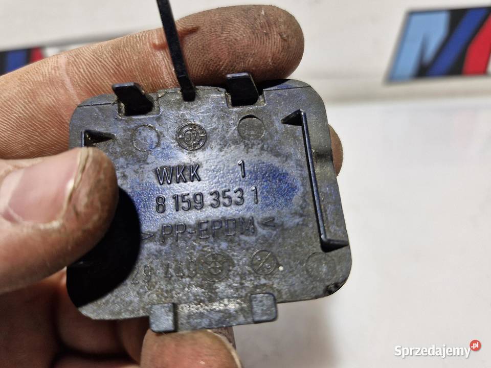 BMW E39 ZAŚLEPKA HAKA ZDERZAKA PRZÓD 8159353 Listwy i nakładki