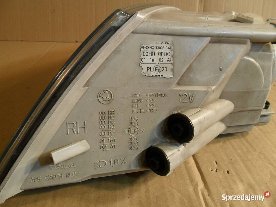 LAMPA PRAWY PRZÓD EU VP4SHX13005CAF SKODA