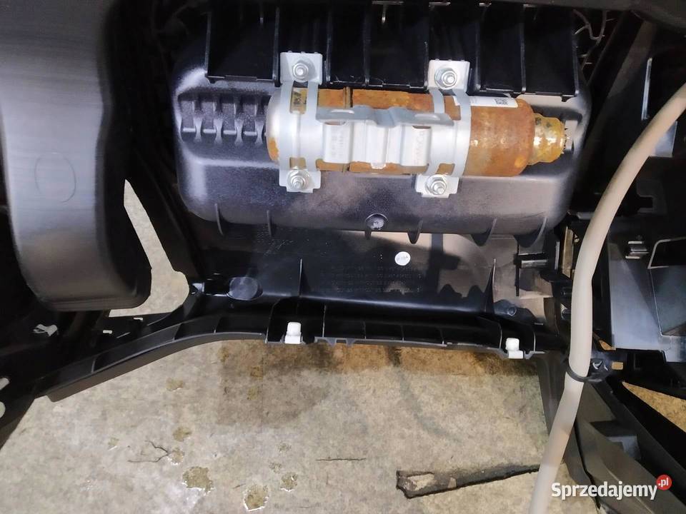 DESKA ROZDZIELCZA PULPIT KONSOLA EUROPA AIRBAG Rok produkcji 2012 świętokrzyskie