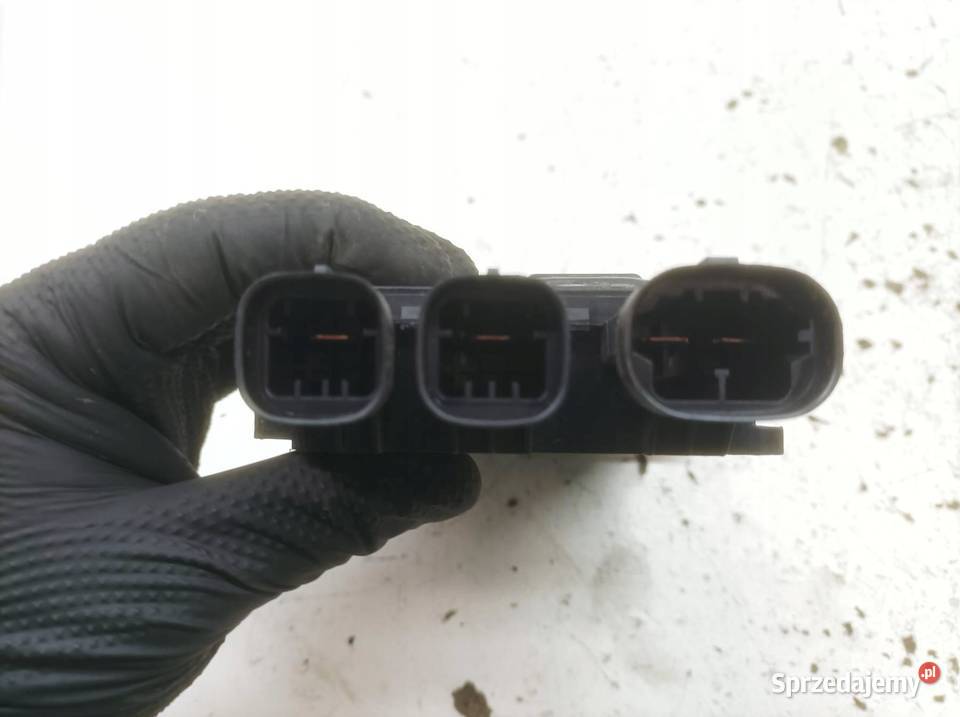 SKRZYNKA BEZPIECZNIKÓW AKUMULATORA 243800011R Skrzynki bezpieczników