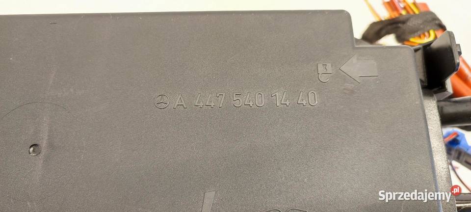 MERCEDES VITO SKRZYNKA BEZPECZNIKÓW A4475401440