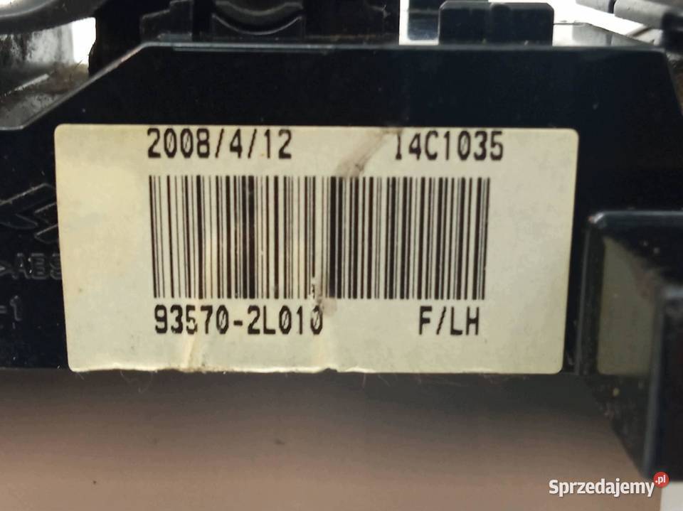 PRZEŁĄCZNIK SZYB LEWY PRZÓD 935702L010 Hyundai
