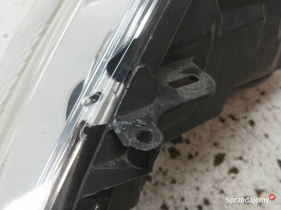 LAMPA PRZÓD PRAWA SOCZEWKA EU PRZED LIFT