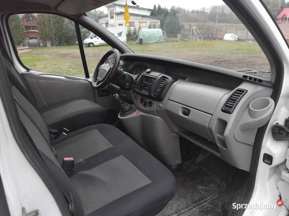 Renault Trafic 19dci 2004r 3 os