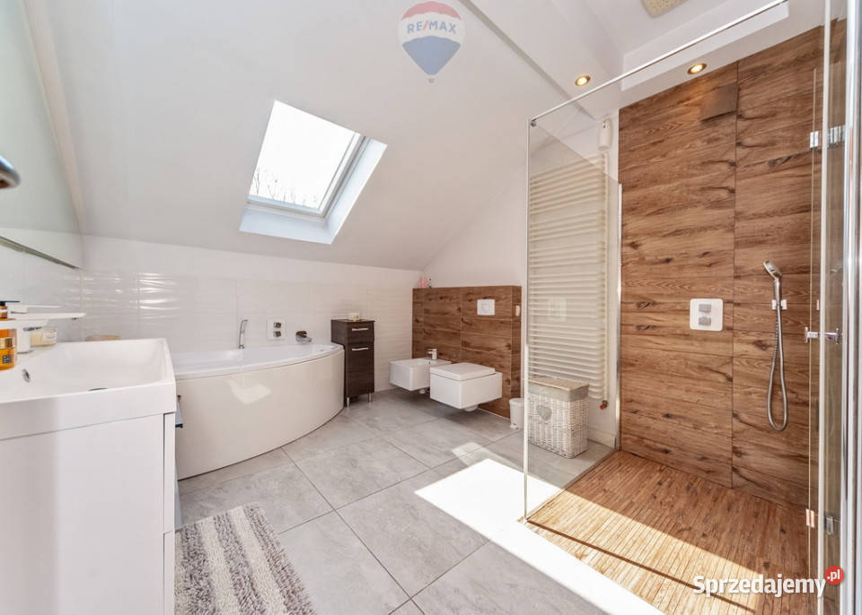 Sprzedam luksusowy dom w BielskuBiałej Rok budowy 2005 Bielsko-Biała