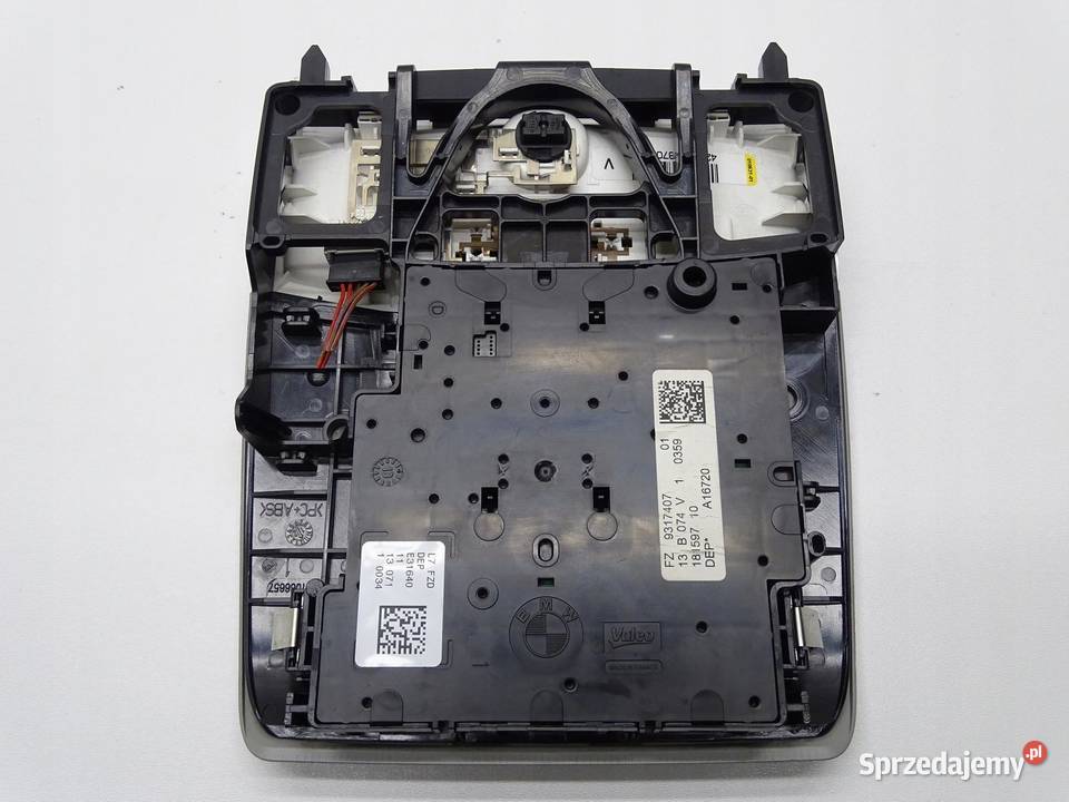 LAMPKA PODSUFITKI OŚWIETLENIE KABINY BMW F30 F31 sprzedam