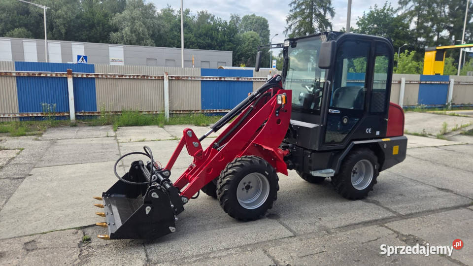 Ładowarka AT220 KUBOTA D1105 4x4 2 t udźwig 800