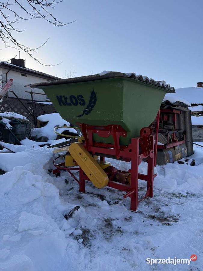Rozsiewacz nawozu Kłos Motyl do wapna soli Kraśnik