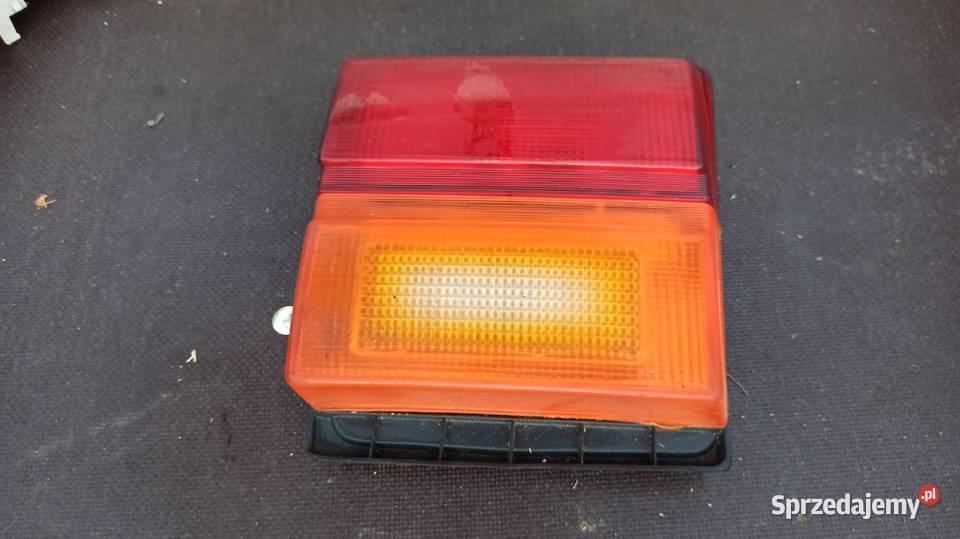 Lampa tylna prawy tył w klapę Audi 100 C3